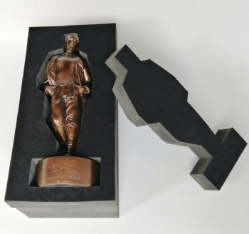  Custom Cutting Eva Foam Packaging Inlay for Bronze Statue	
