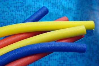  Colorful Waterproof Solid Foam Pipe Insulation Tube Protective Cushioning Material for Swimming Playgrounds Eva Sponge Foam Tube	
