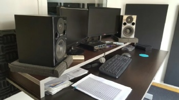  Customized PU Acoustic Foam Pair High-Density Studio Monitor Isolation Pads for Most Speaker Stands	