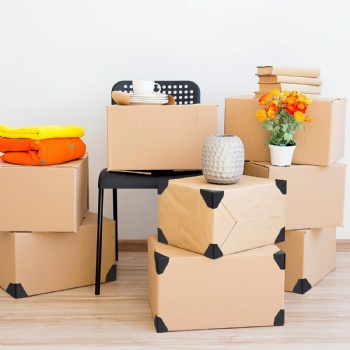  Plastic Packaging Corner Protectors  Used for Anti-collision Right Angles in Cardboard Box Packaging	